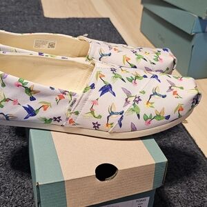 Toms Classic HUMMINGBIRD Flats Comfortable Loafers